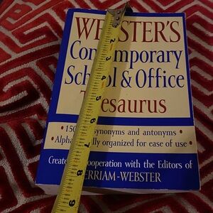 Webster’s Contemporary School &Office Thesaurus Vintage In Excellent Condition
